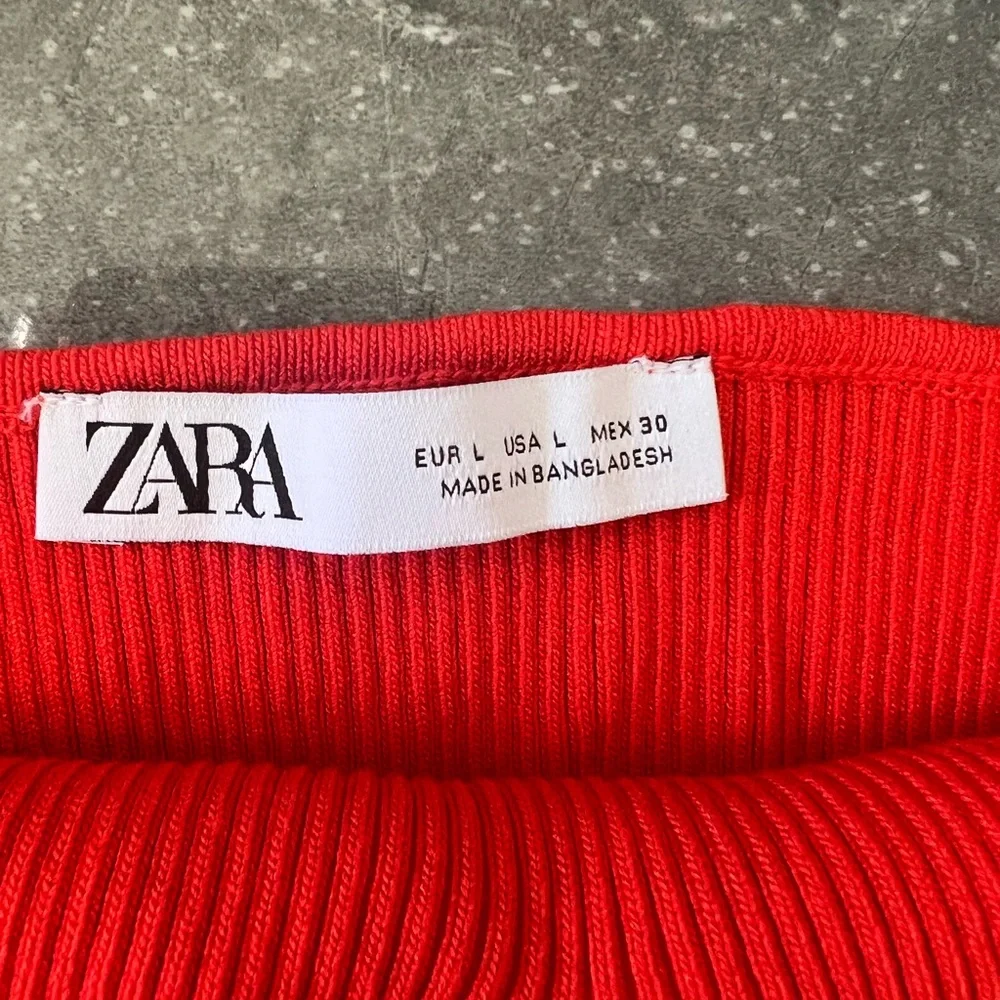 Zara Bold Red Ribbed Top - Picture 3 of 3